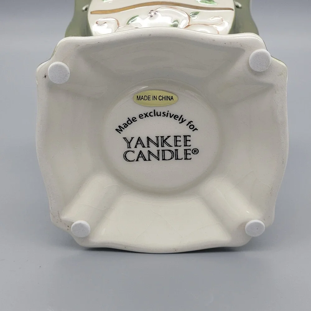 Yankee Candle Holly Berry Tealight Wax‎ Melt Warmer Ceramic Holiday Christmas